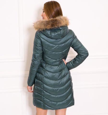 Dámska zimná bunda lesklá vypasovaná s pravým mývalovcem - zelená -