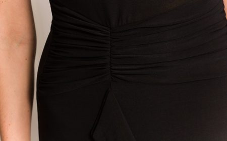 Společenské dlouhé šaty na jedno rameno s volánem - černá -