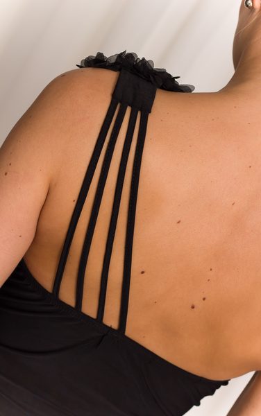 Společenské dlouhé šaty na jedno rameno s volánem - černá -