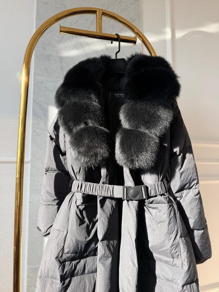 Dámská zimní péřová oversize bunda s liškou černá -