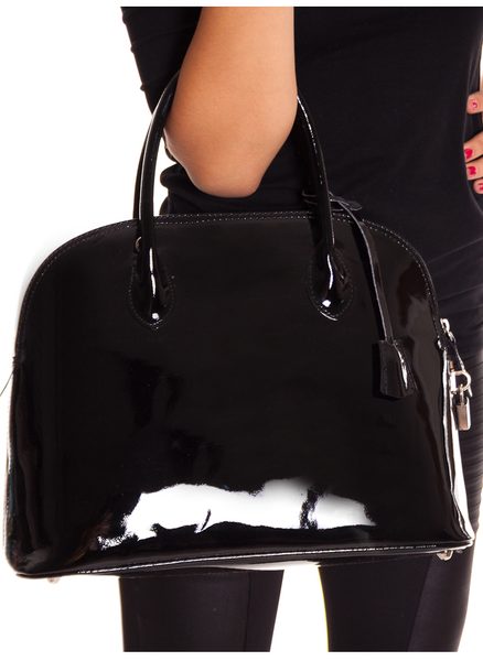 Dámska lakovaná čierna kabelka -