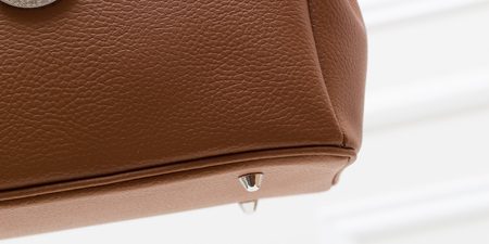 Dámska kožená kabelka so strieborným kovaním - marrone -