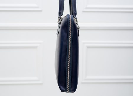Elegantná kožená unisex kabelka tmavo modrá -