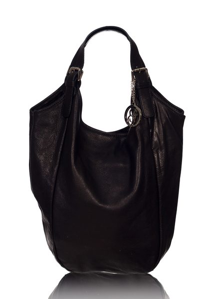 Malá kožená kabelka v černé barvě 