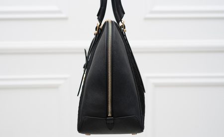 Damska skórzana torebka do ręki Guess Luxe - czarny -