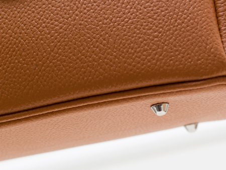 Dámska kožená kabelka so strieborným kovaním - COYOTE -