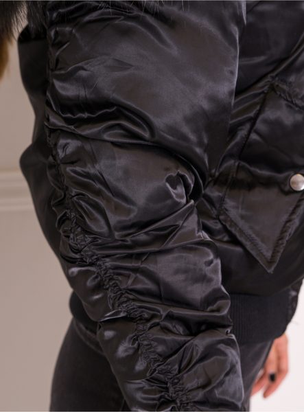 Dámský zimní bomber lesklý se zeleným mývalovcem - černá -