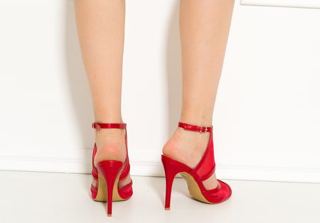 Dámske remienkové topánky červenej so sieťkou