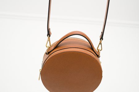 Dámská kožená crossbody kabelka kulatá - hnědá -