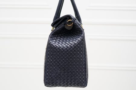 Dámská kožená kabelka kombinace tmavě modrá s proplétáním -