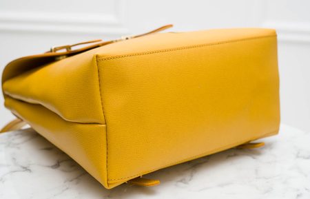 Dámský kožený batoh na patenty ražený - žlutá -