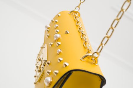 Dámská kožená crossbody kabelky s perličkami - žlutá -
