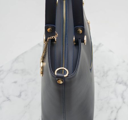 Kožená kabelka do ruky so zlatým kovaním - temne modrá