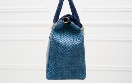 Dámska kožená kabelka kombináciám modrá s prepletaním -