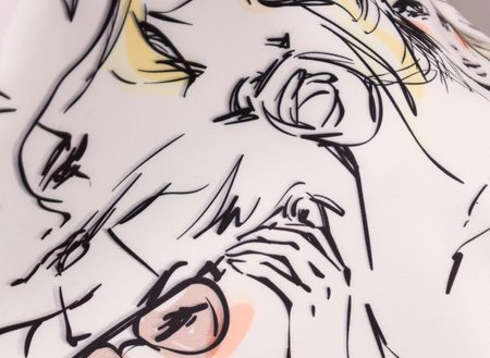 Dámská bílá tunika s motivem žen -