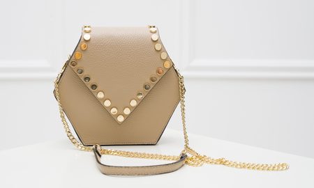 Damska skórzana crossbody torebka Glamorous by GLAM - beżowy -