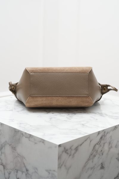 Dámská kožená kabelka do ruky z broušené kůže taupe -