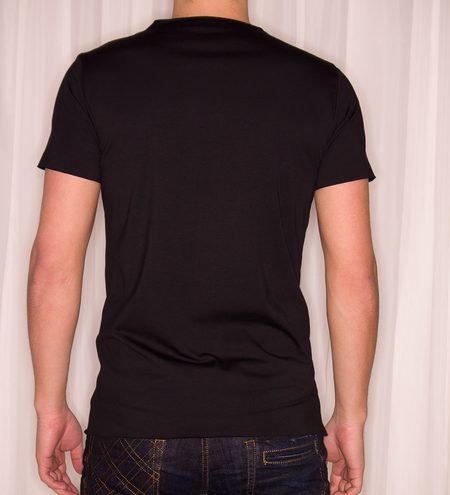 Pánske čierne tričko s všitým šálom 01