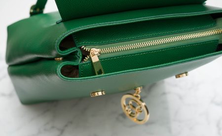 Dámský kožený batoh na patenty ražený - zelená -