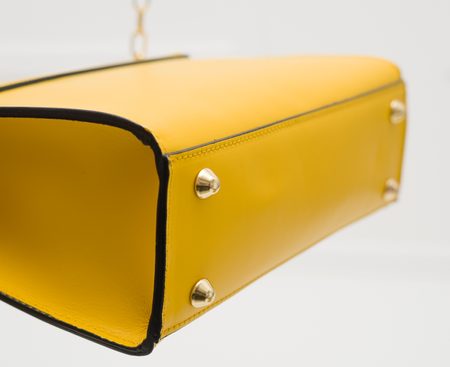 Dámská kožená crossbody kabelky s perličkami - žlutá -