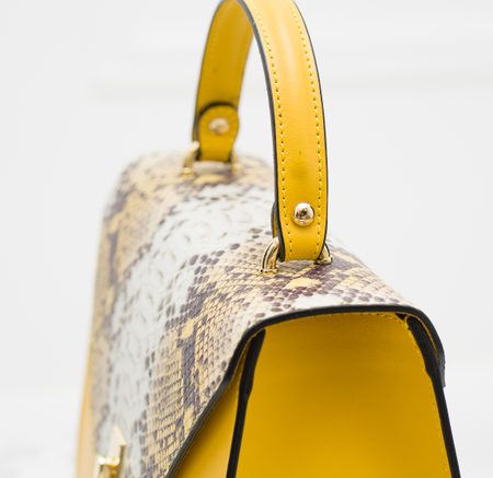 Elegantná kabelka do ruky kombinácie kože had - žltá -