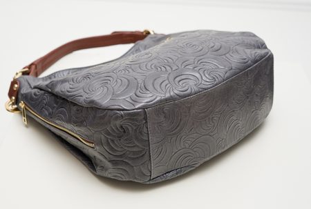 Dámská kožená kabelka přes rameno zdobená květy - šedá -