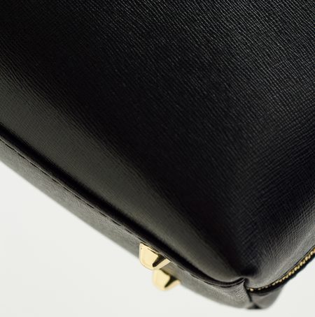 Černá kožená kabelka ražená -