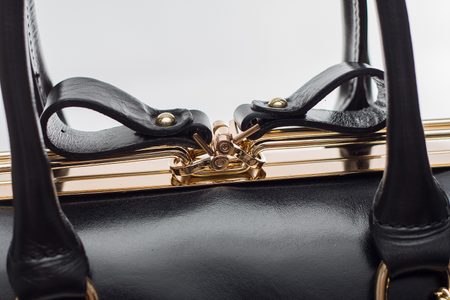 Dámská kožená kabelka kufřík - černá -