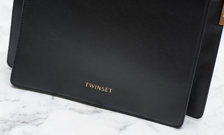 Kožená kabelka Twinset s dlhým uchom - čierna