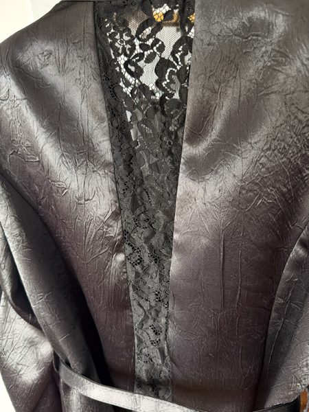 Costum cu aspect creponat sacou și pantaloni negru -