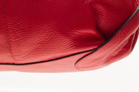Dámská kožená kabelka přes rameno poutko s volánem - červená -