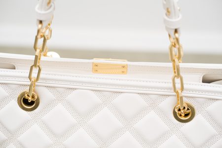 Bolso de hombro de cuero para mujer Guess Luxe - Blanco -