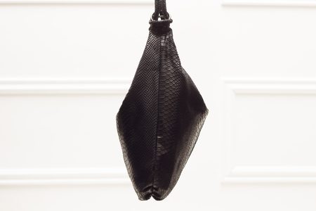 Dámska kožená kabelka s krúžkami had - čierna -