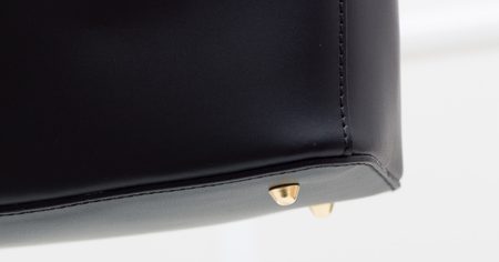 Dámska kožená kabelka s Retiazka cez rameno - čierna -