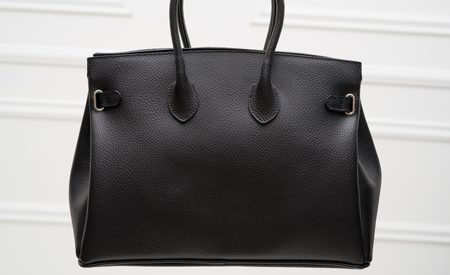 Dámska kožená kabelka so strieborným kovaním - čierna -