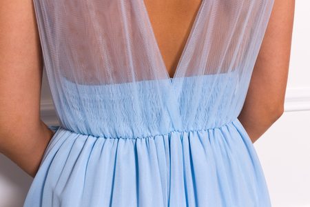 Společenské dlouhé šaty s krajkou a korálky - světle modrá -