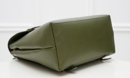 Dámsky kožený batoh na patenty razený - tmavo zelená