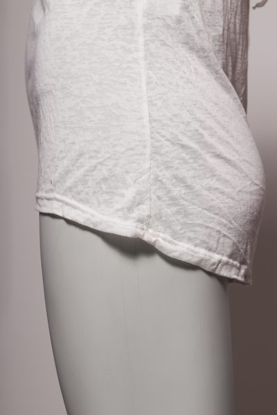 Dámská bílá tunika s lesklými kamínky -