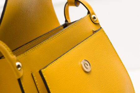 Dámská kožená crossbody kabelka ze safiánové kůže - žlutá -