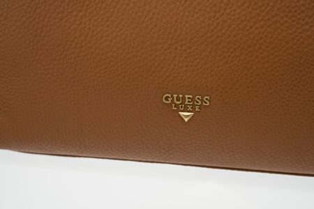 Guess Luxe kožená kabelka do ruky camel -