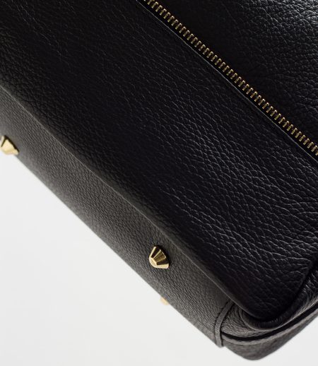 Čierna kožená kabelky so zipsom -