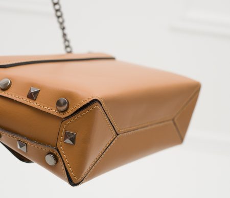 Dámská kožená crossbody kabelky s cvoky - coyo -