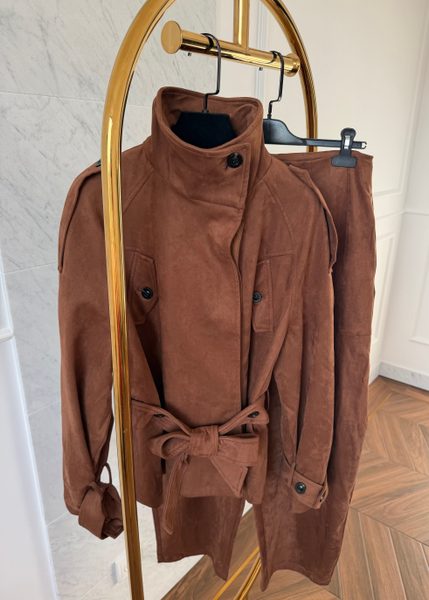Compleu tip piele întoarsă pantaloni și jachetă -
