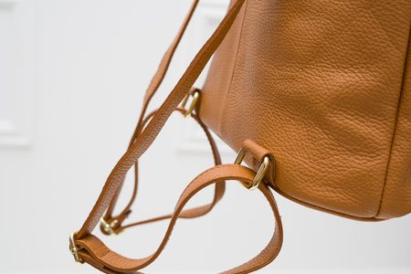 Dámsky kožený batoh jednoduchý - COYOTE -