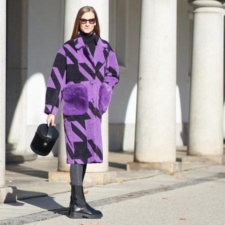 Dámský oboustranný kabát s kapsami fialový -