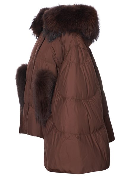 Poncho de puf pentru femei cu blană naturală de raton, maro -