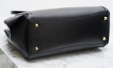 Kožená kabelka pevná s přední kapsičkou - černá -