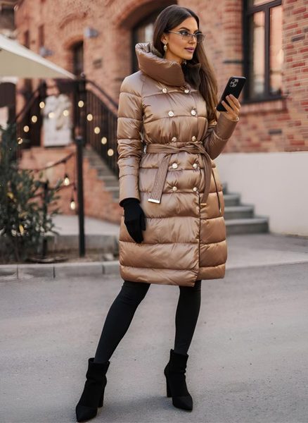 Zimní delší bunda s ozdobými knoflíky camel -
