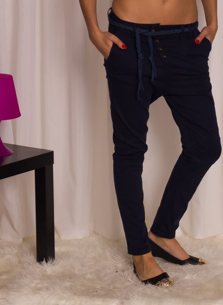 Dámske nohavice s nízkym sedom a opaskom - modrá -