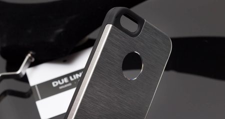 Védőtok iPhone 5/5S/SE készülékekhez Due Linee - Ezüst